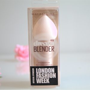 MAYBELLINE NEW BLENDER FOUNDATION SPONGE