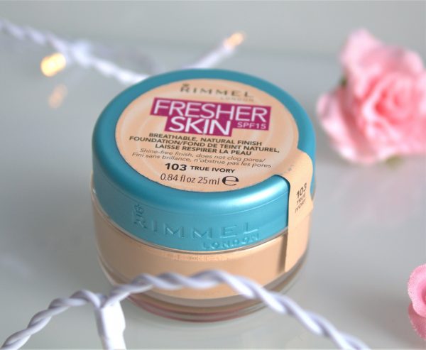 RIMMEL FRESHER SKIN BREATHABLE FINISH  - TRUE IVORY (103)