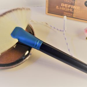 GLOWII LARGE FAN PROFESSIONAL MAKE UP BRUSH