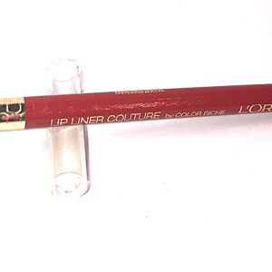 L`OREAL LIP LINER COUTURE - SCARLETT ROUGE (461)