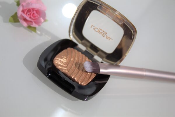 L`OREAL COLOR RICHE SINGLE EYESHADOW - LUMIERE 500