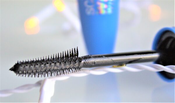 RIMMEL SCANDAL  EYES WOW WINGS MASCARA WATERPROOF - BLACK - Image 2